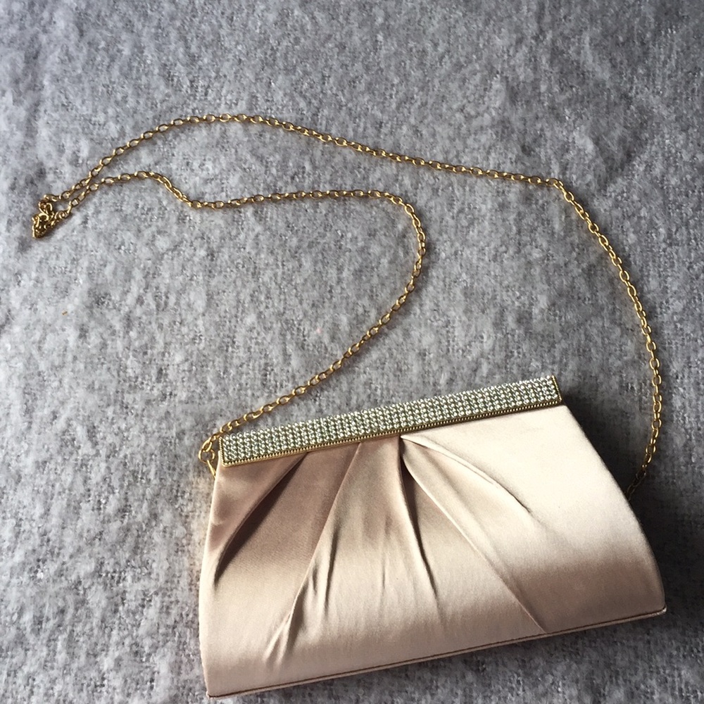 le Chateau Clutch